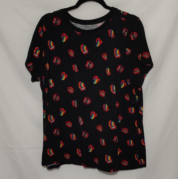 Torrid Rainbow Lips Pride 🌈 T-shirt - Size 1X - Picture 1 of 5